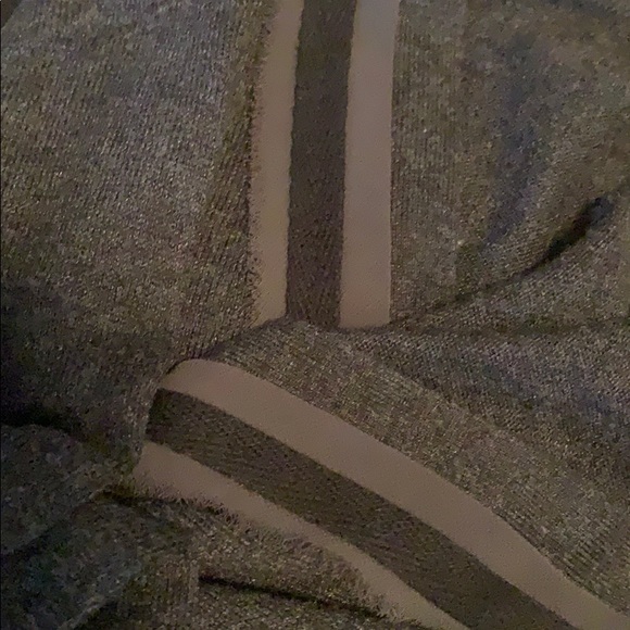 Women’s Light-weight Cardigan - Picture 6 of 7